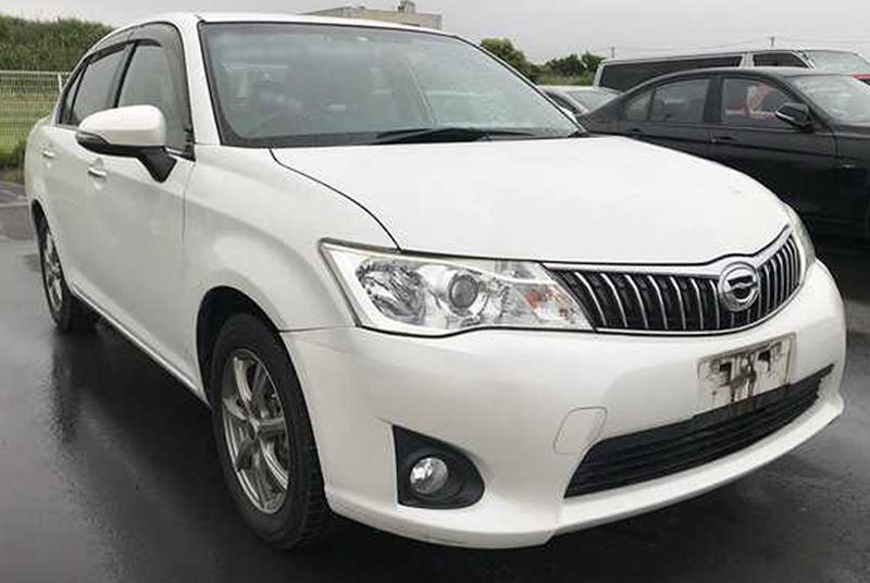 Toyota / Corolla Axio 2014